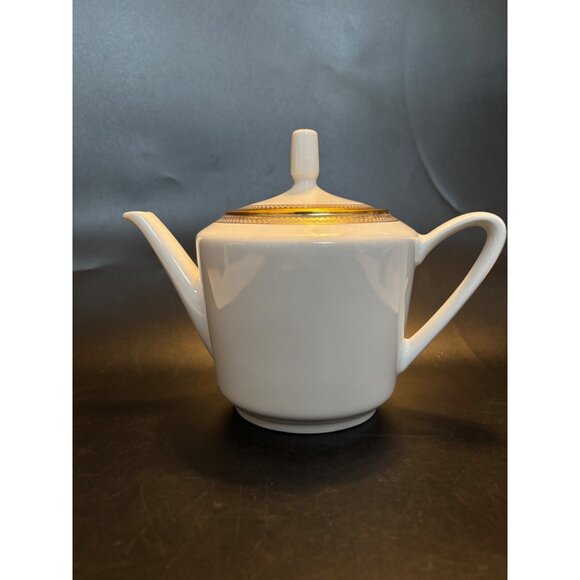 Vintage White and Gold Trim Kahla Porcelain Tea Pot / teapot 7.5x9 - Picture 15 of 16